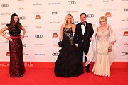 Alexandra Polzin, Seyda Eren, Busendoktor Dr. Karl Schuhmann, Simone Petrov auf dem Red Carpet @ Deutscher Filmball 2019 (©Foto. Martin Schmitz)